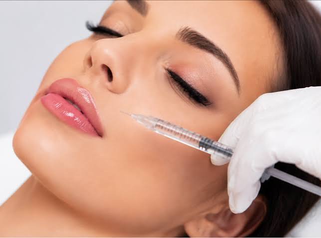 Personalisierte Anti-Aging Behandlung: Moderne Wege zu einem frischen Hautbild